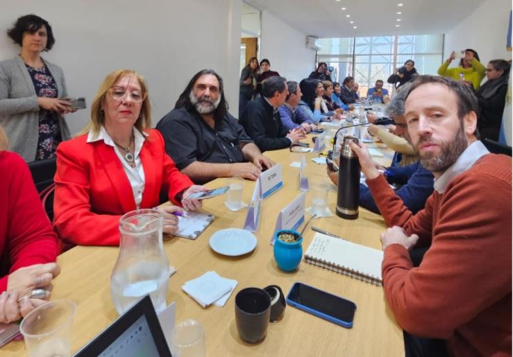 La provincia realizó una propuesta a los docentes