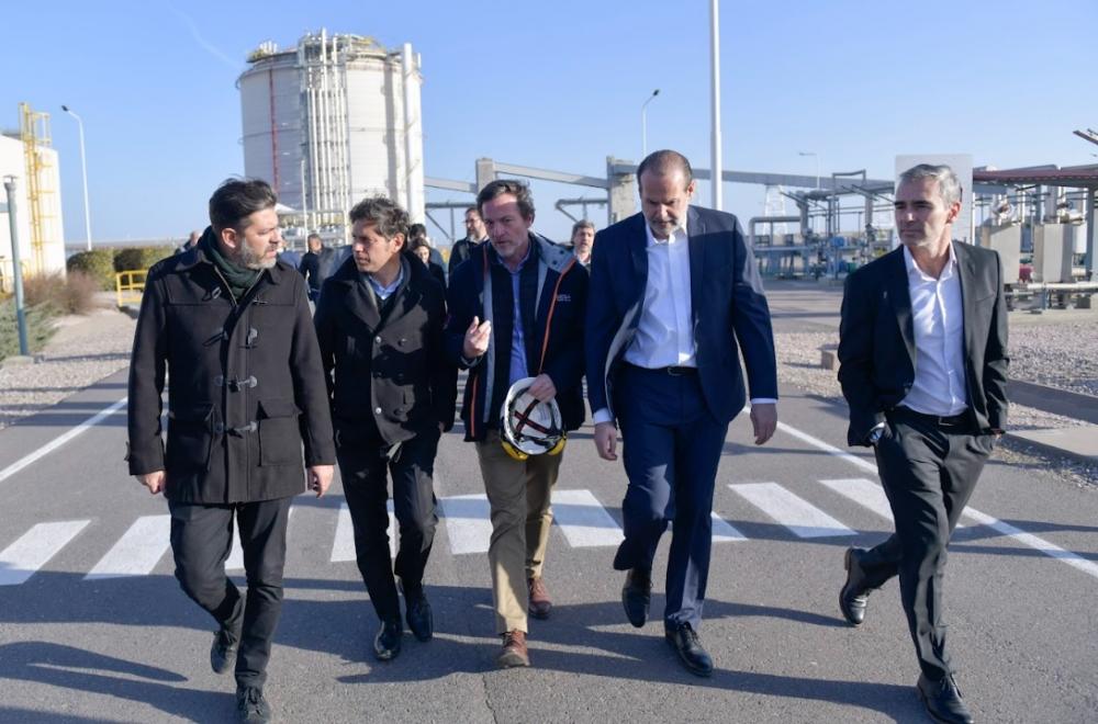Kicillof se reunió con empresarios del sector petroquímico en el puerto de Bahía Blanca