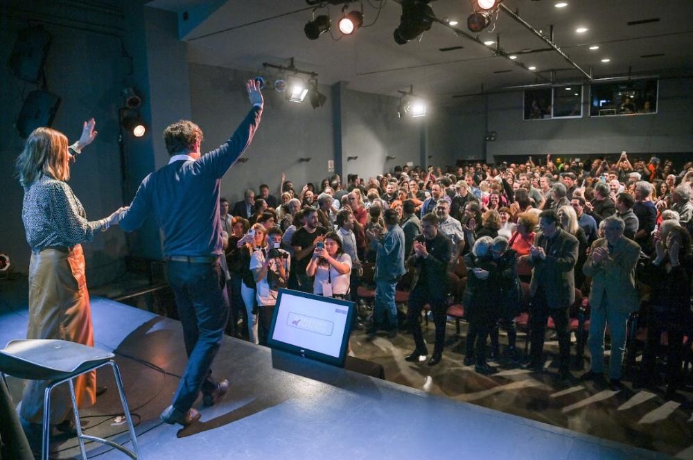 Kicillof recibió el apoyo de representantes de la cultura bonaerense