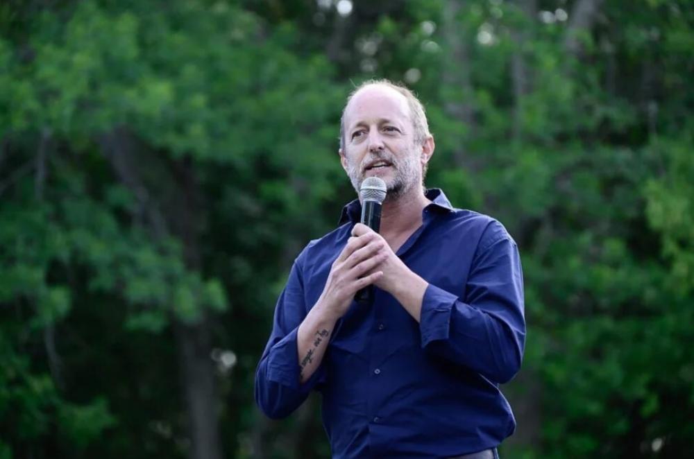 Tras el escándalo de las fotos, renunció Martín Insaurralde como jefe de Gabinete