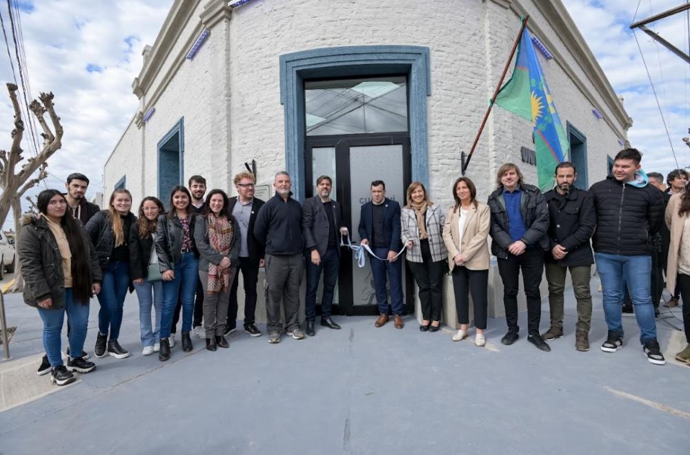 Bianco y Nobre Ferreira inauguraron el Centro Universitario de Guaminí