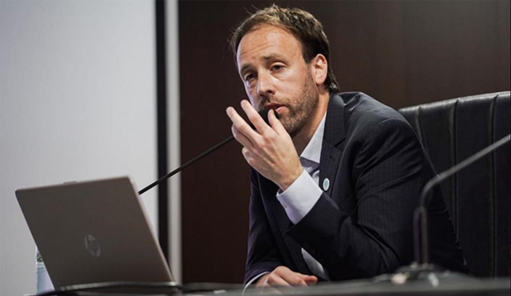 Citan al ministro de Economía al Senado por "diferentes incumplimientos legales"