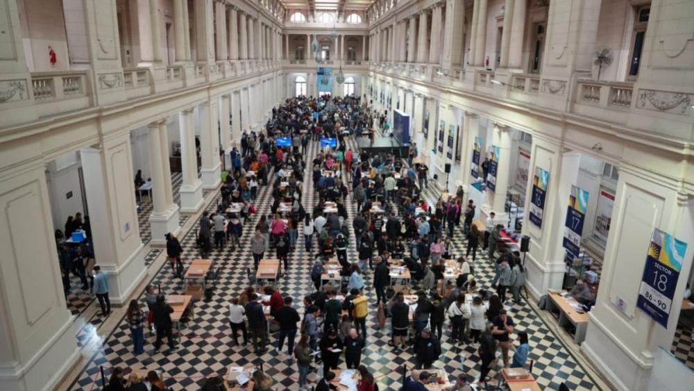 Comienza el escrutinio definitivo con expectativa por el resultado final en distritos que pelean voto a voto