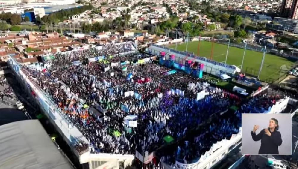 Kicillof llamó a "cargar las pilas" para que Massa sea presidente