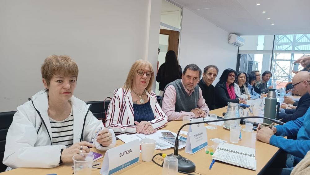 Sin oferta sobre la mesa, el gobierno recibió a gremios docentes