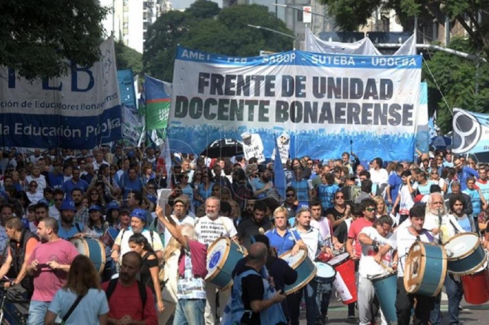 Docentes solicitaron la reapertura de la paritaria