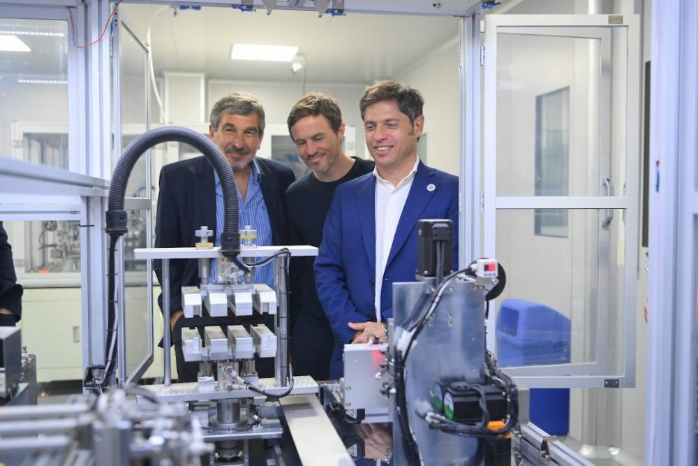 Kicillof recorrió la planta de baterías de litio de Y-TEC