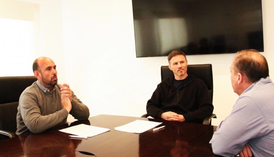 La Provincia firma un convenio para obras por casi $60 millones en el Parque Industrial de Baradero