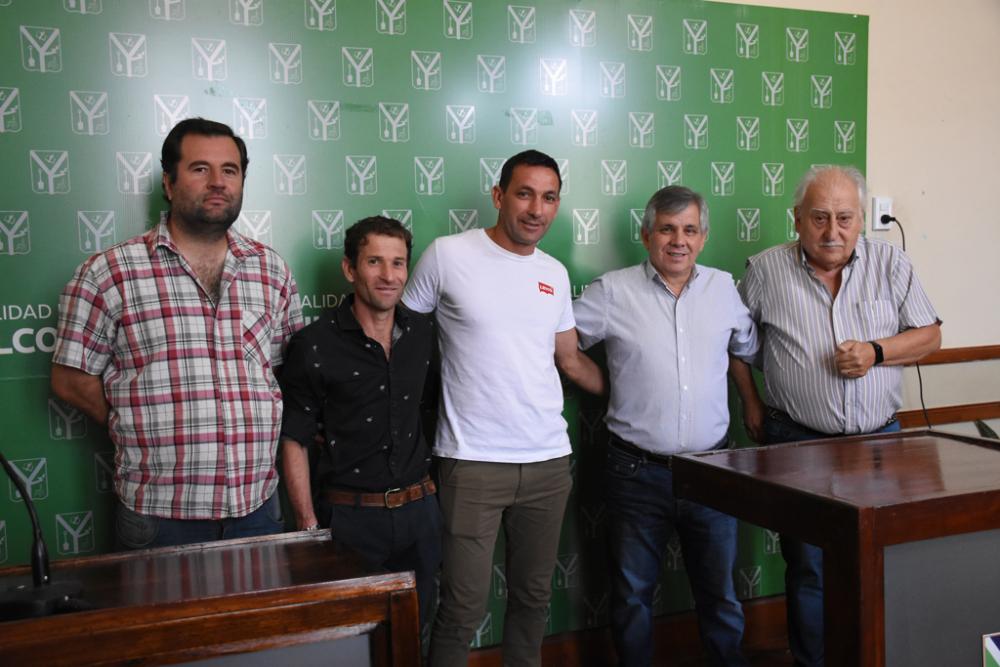 Britos anunció un aumento salarial  del 12% para noviembre y un incremento de los valores de las horas extras para los empleados municipales