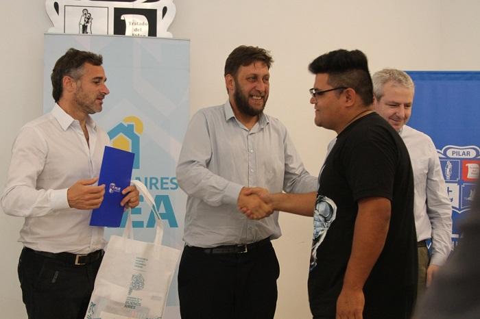 Buenos Aires CREA: 50 familias recibieron su crédito