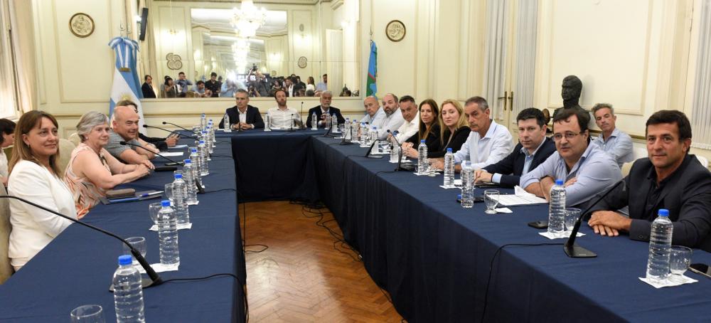 López: "Solicitamos una autorización adicional de financiamiento en el mercado local y en moneda local"