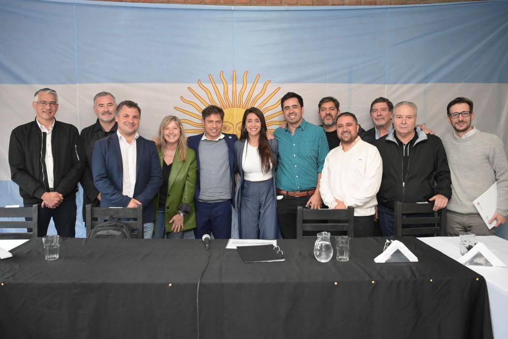 Kicillof se reunió con dirigentes e intendentes de la segunda y cuarta sección electoral