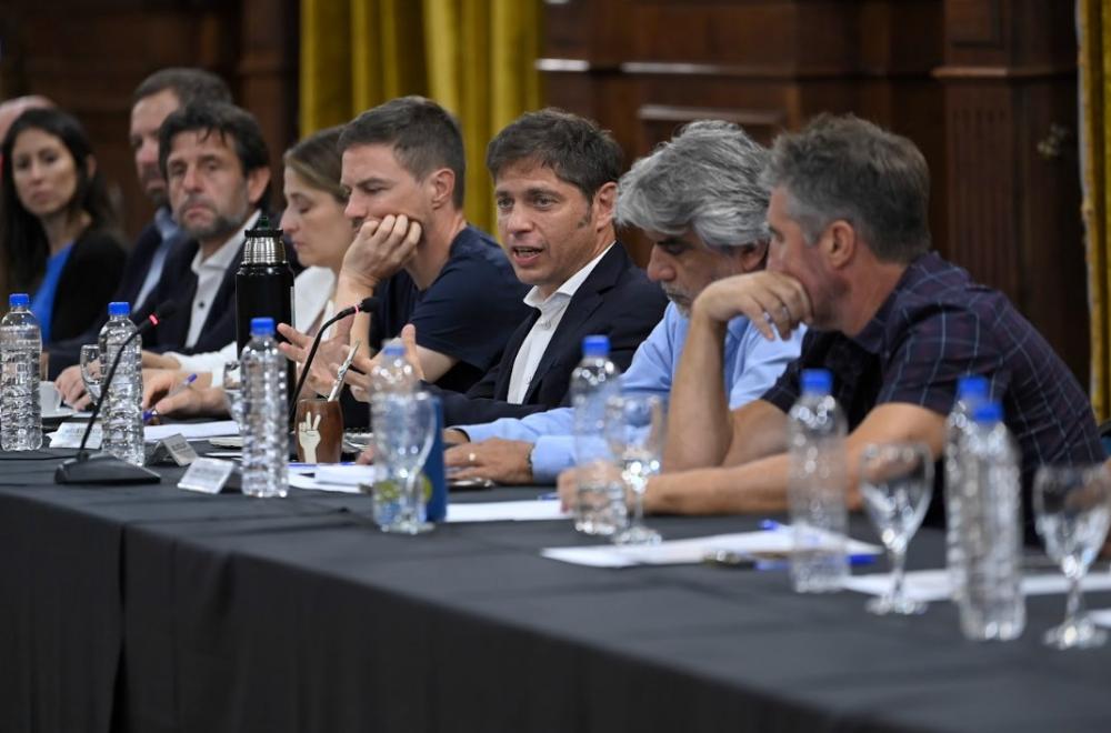 Kicillof recibió a representantes de la industria textil y del cuero