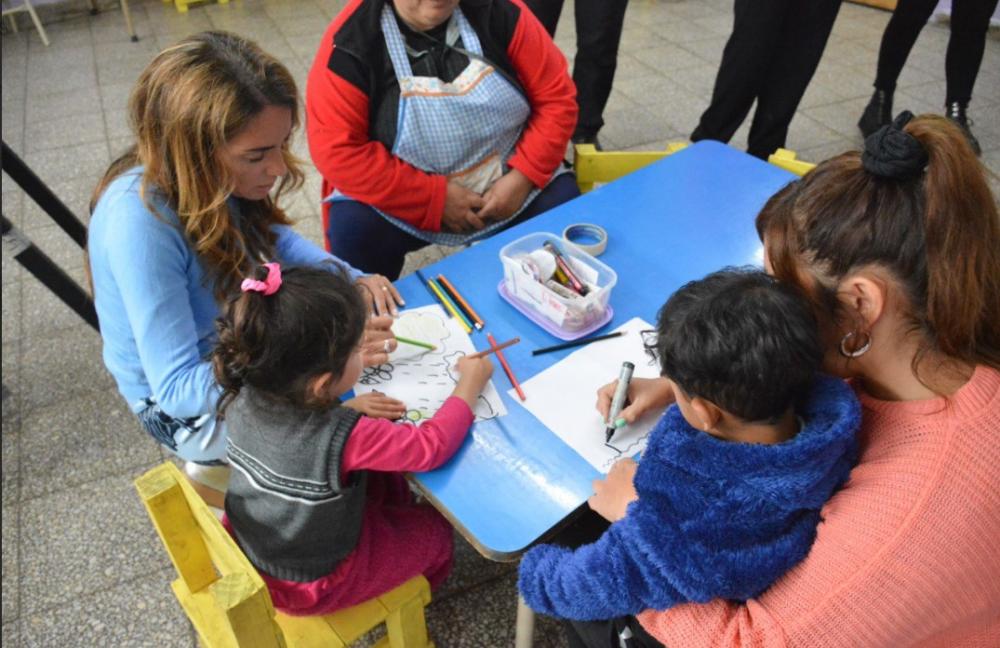 La Provincia aumenta 76% las prestaciones de programas sociales y 118% las becas de Niñez