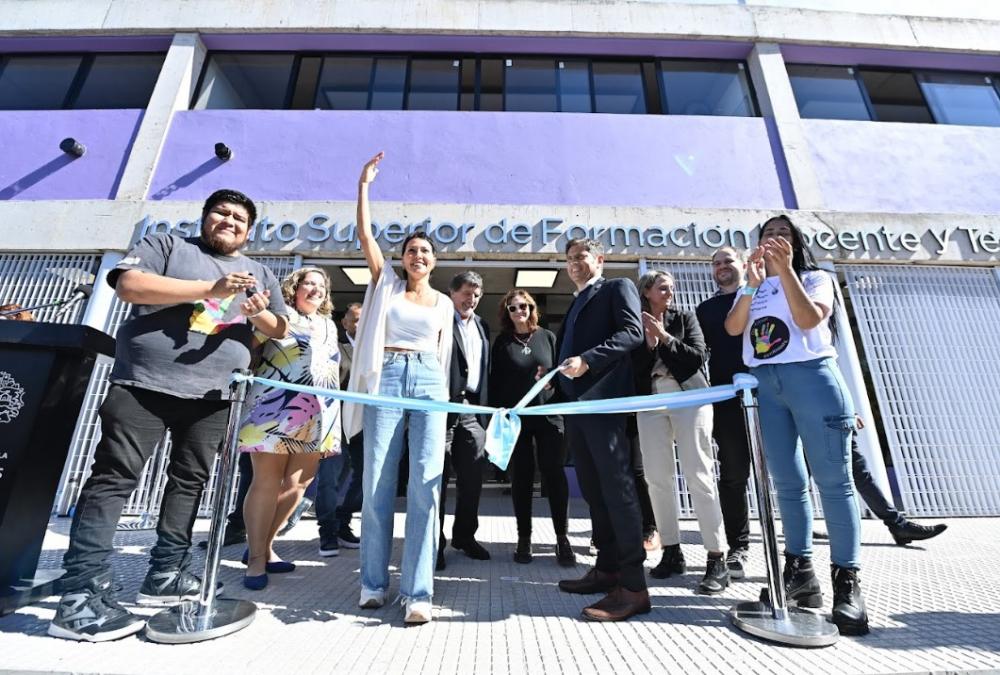 Kicillof inauguró el nuevo edificio del Instituto Superior de Formación Docente y Técnica N°83