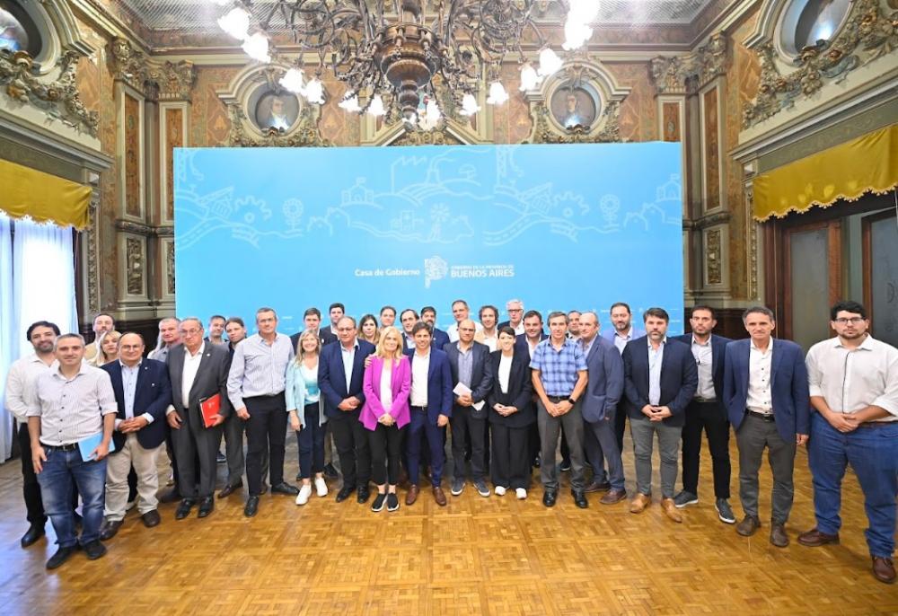Kicillof recibió a intendentes e intendentas de la provincia
