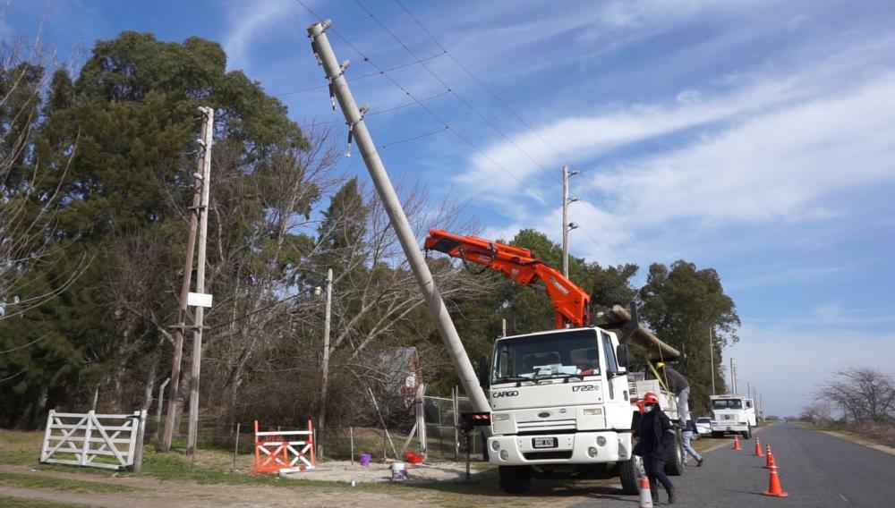 Edelap continúa adaptándose al cambio climático: ya instaló 1600 nuevas columnas de hormigón en sus redes