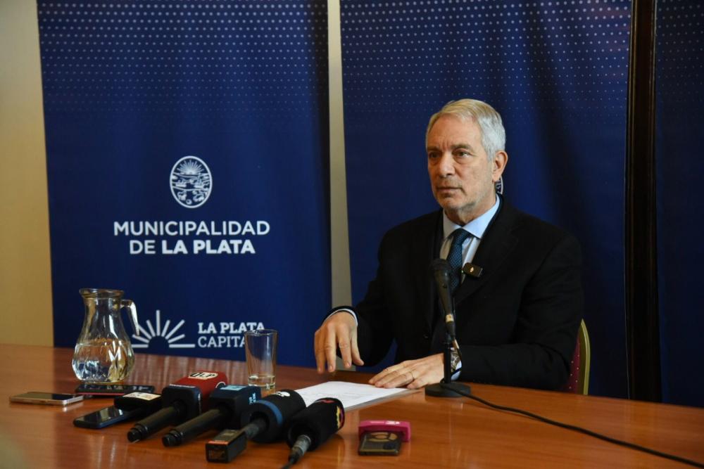 Alak presentó los resultados de la auditoría en el Cementerio Municipal: encontraron restos de más de 13 mil personas