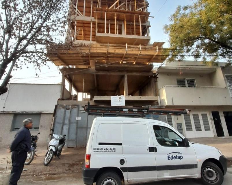 EDELAP detectó edificios en construcción con conexiones clandestinas y fraudulentas