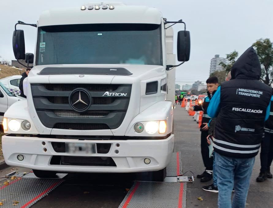 45 toneladas de más: la carga ilegal que se retiró de las rutas