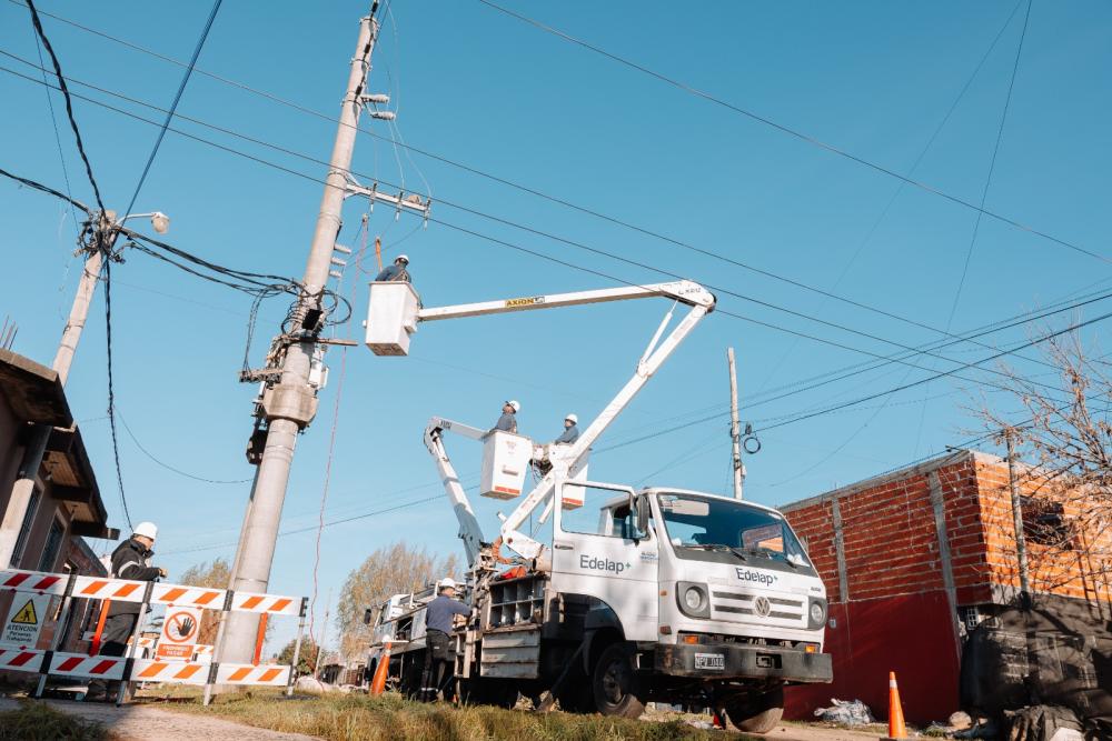 Edelap amplió la potencia instalada en el barrio de Altos de San Lorenzo