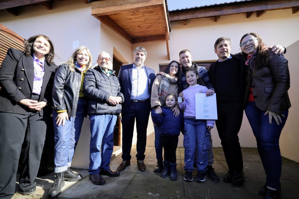 Kicillof entregó viviendas en Magdalena