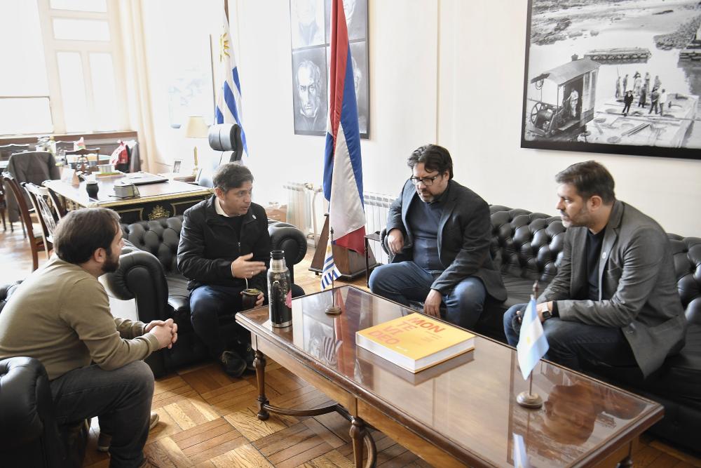 Kicillof visitó Uruguay para reunirse con el intendente de Montevideo