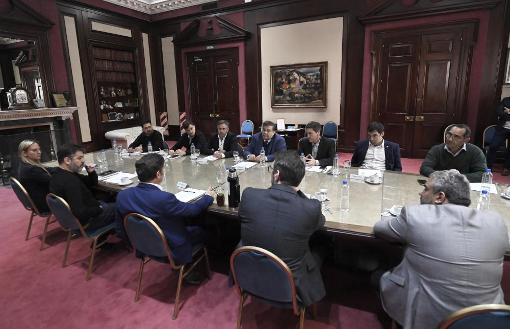 Se firmaron convenios para financiar la compra de bienes de capital en siete municipios