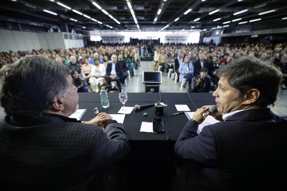 Kicillof y Sileoni encabezaron la apertura del Encuentro Provincial de Educación