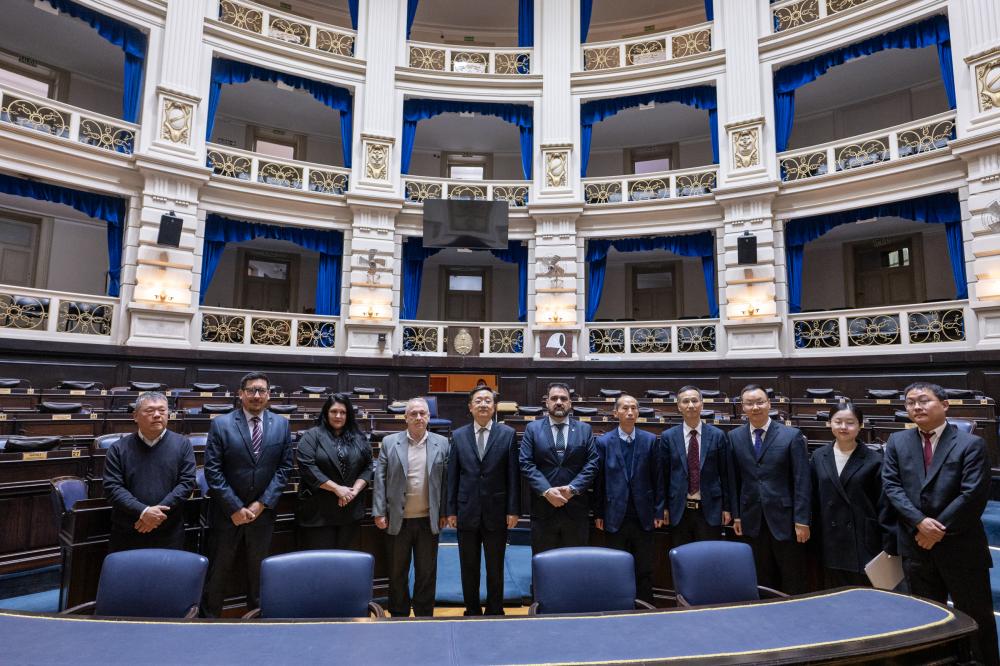 Delegación de la provincia china de Hubei visitó la Cámara de Diputados