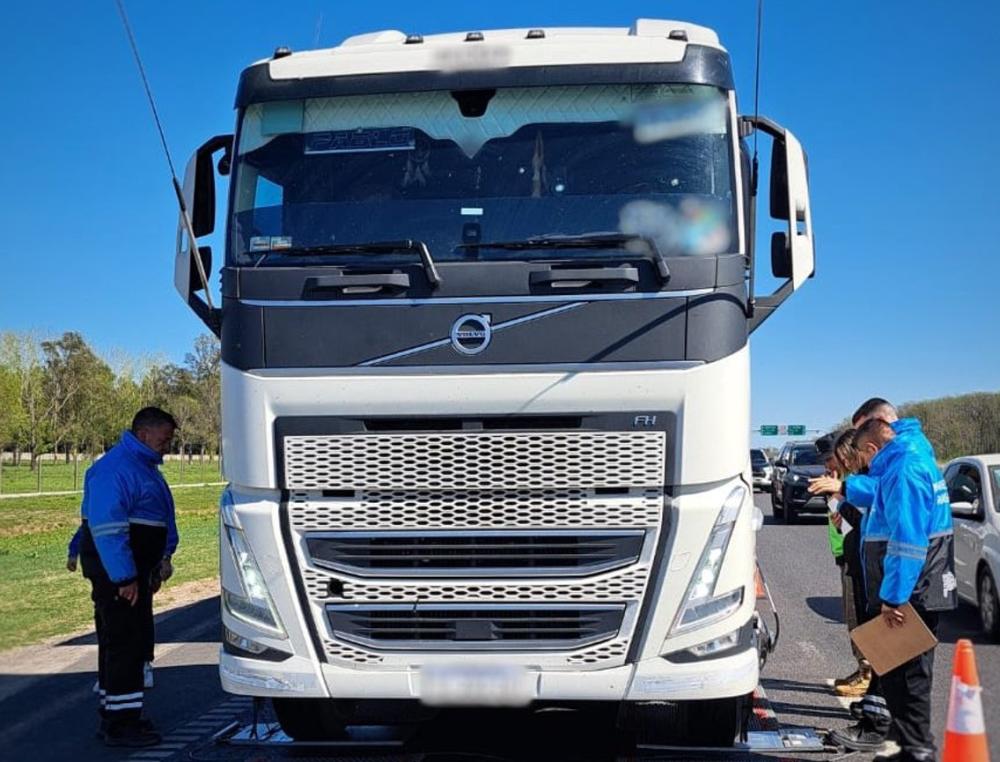 Mega operativo vial: se detectaron más de 65 toneladas de carga ilegales