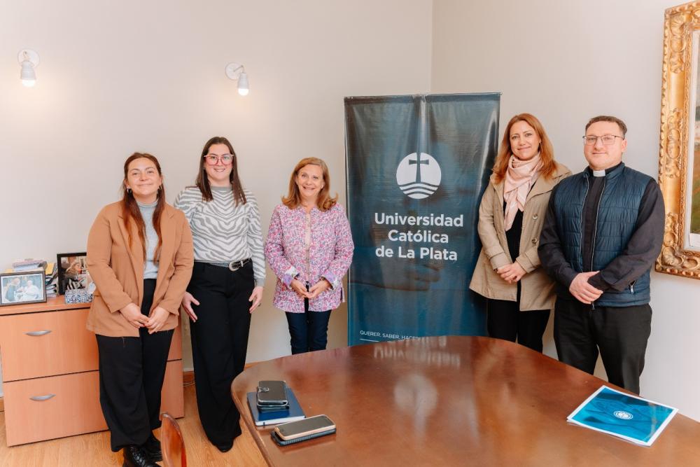 Edelap firmó un convenio con la Universidad Católica de La Plata y Cáritas para realizar capacitaciones a emprendedores locales