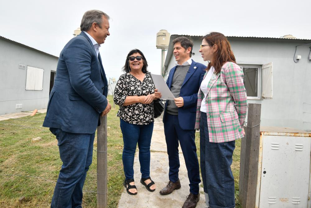 Kicillof entregó viviendas en Almirante Brown