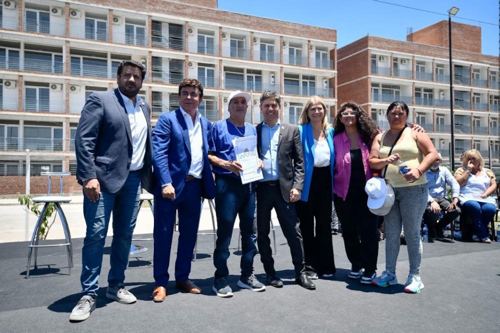 Kicillof recorrió los avances de obras de urbanización de barrios populares de San Justo