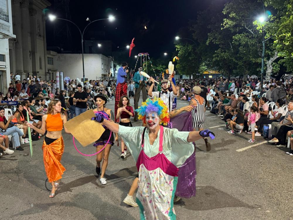 Chivilcoy disfrutó de su segunda noche de Carnaval