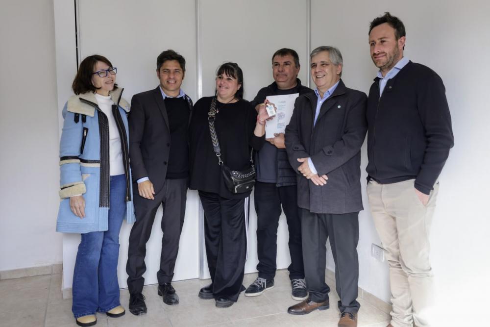 Kicillof entregó viviendas y escrituras a familias de Chivilcoy