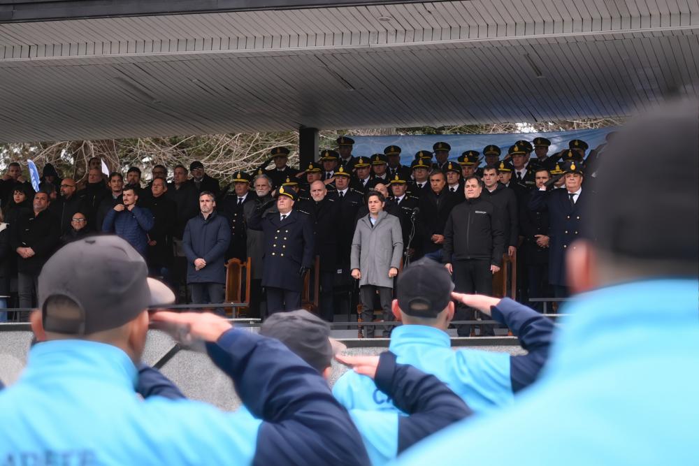 Más de 2.700 cadetes de la policía provincial juraron fidelidad a la bandera nacional