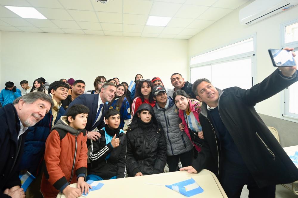 Kicillof inauguró el nuevo edificio de la Escuela Secundaria N° 14 en Presidente Derqui