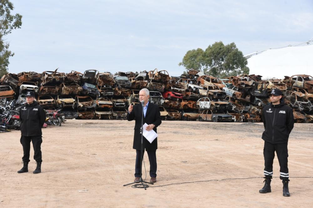 Alak presentó el plan de compactación de vehículos más grande de la historia de la ciudad