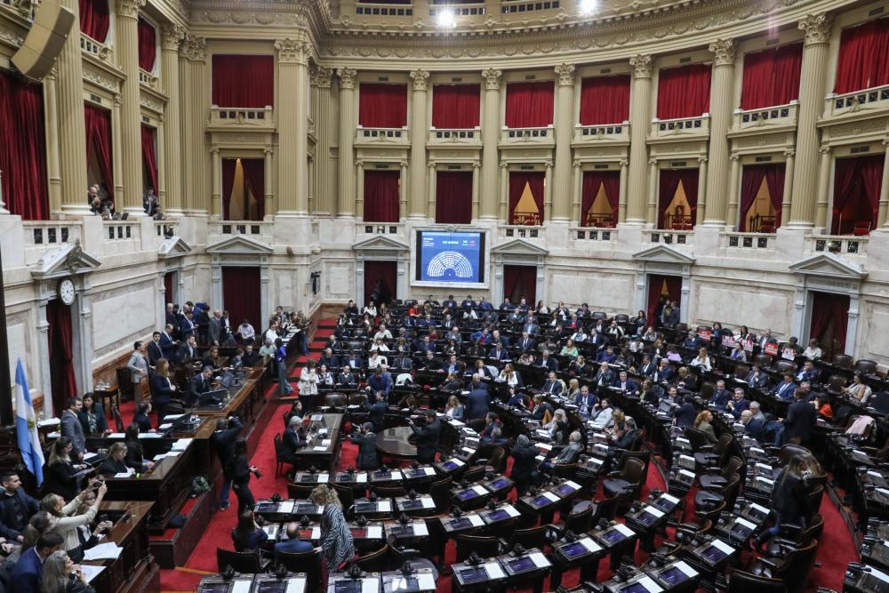 Con lo justo, el Gobierno logró blindar el veto a la ley de aumento jubilatorio en Diputados