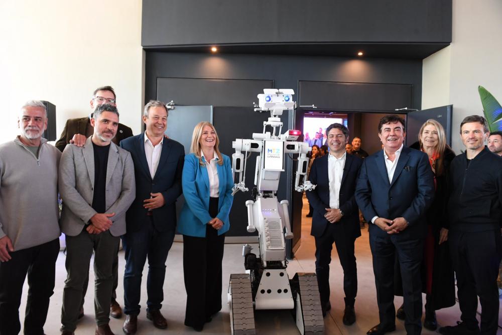 Kicillof y Magario recorrieron las obras de ampliación del Polo Tecnológico de Innovación en Ciudad Evita