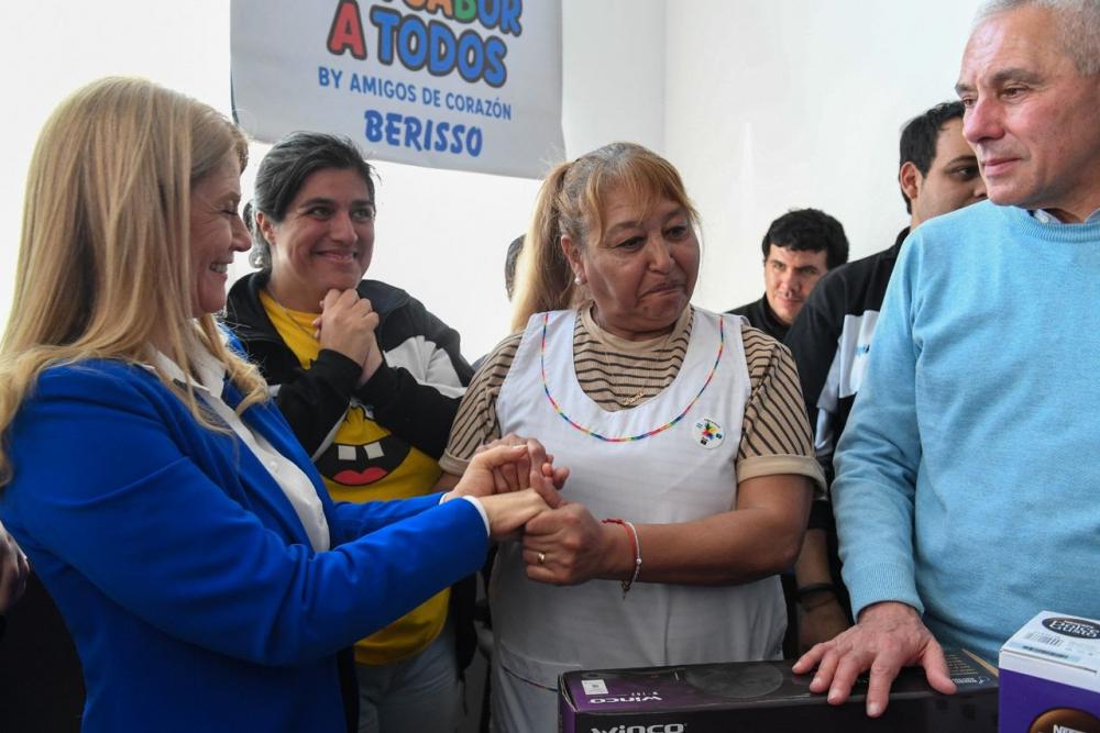 Verónica Magario: “Hay que votar en contra de Milei para decirle que no queremos más crueldad”