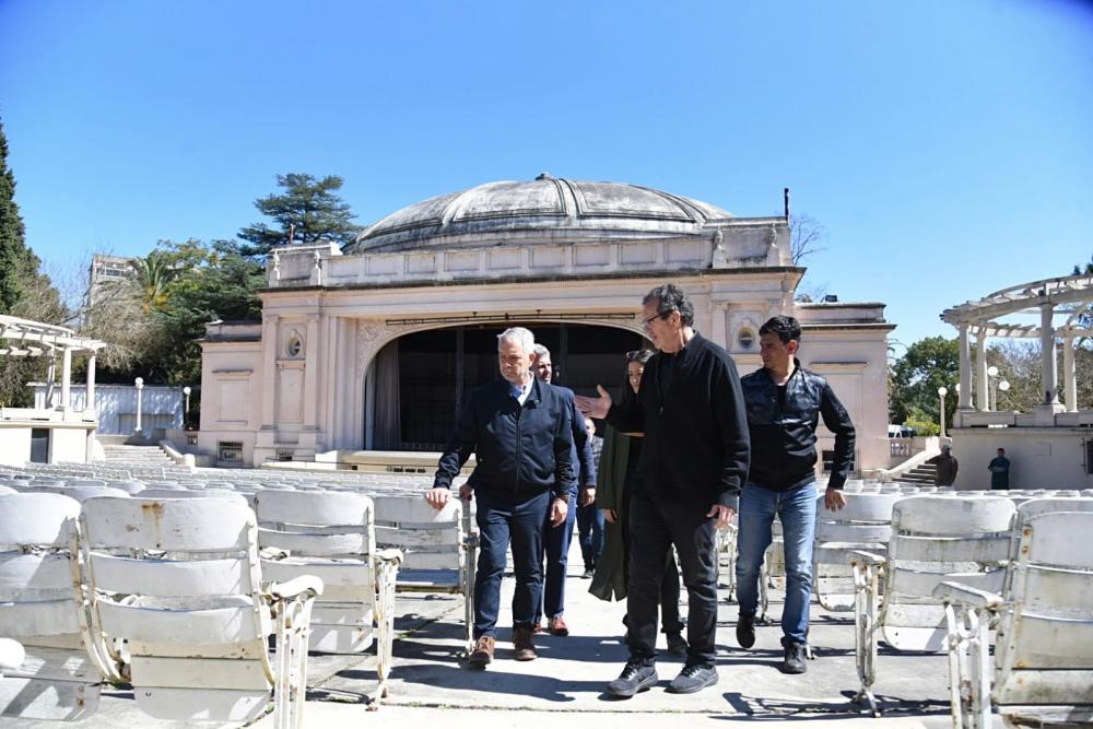 Alak y Bauer recorrieron el Teatro del Lago y anunciaron la inminente adjudicación de la obra