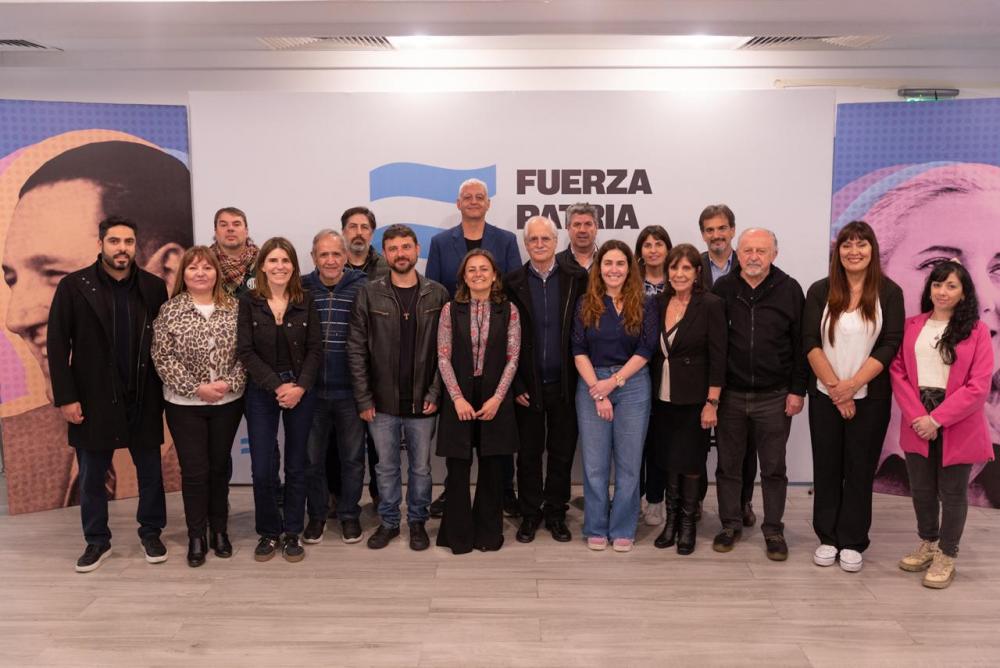 Candidatos bonaerenses de Fuerza Patria se reunieron en el PJ Nacional