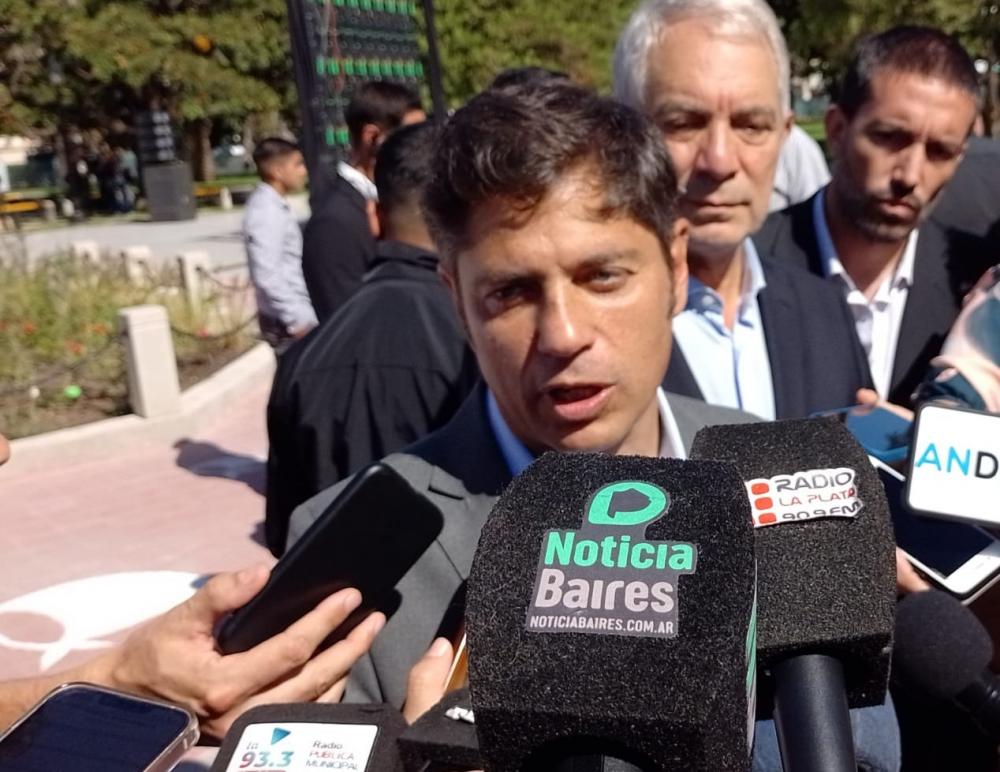 Kicillof y Alak cierran la campaña local de Fuerza Patria La Plata con música, mateada y charla con vecinos