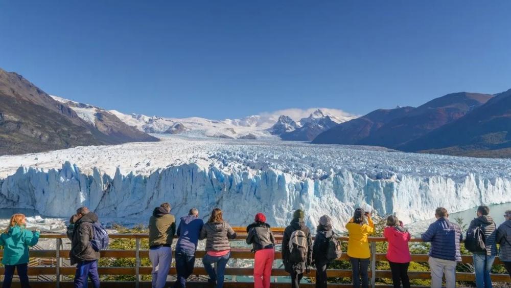 Viajaron 1,44 millones de turistas el fin de semana y gastaron $ 262.627 millones