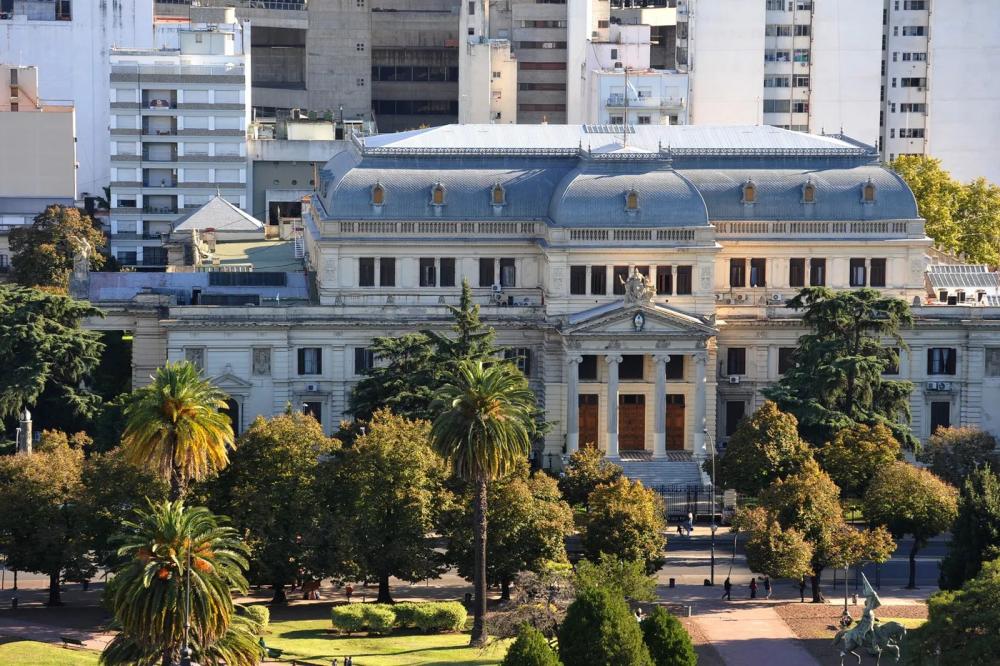 Kicillof logró dictamen por el Presupuesto: sigue el debate por el endeudamiento