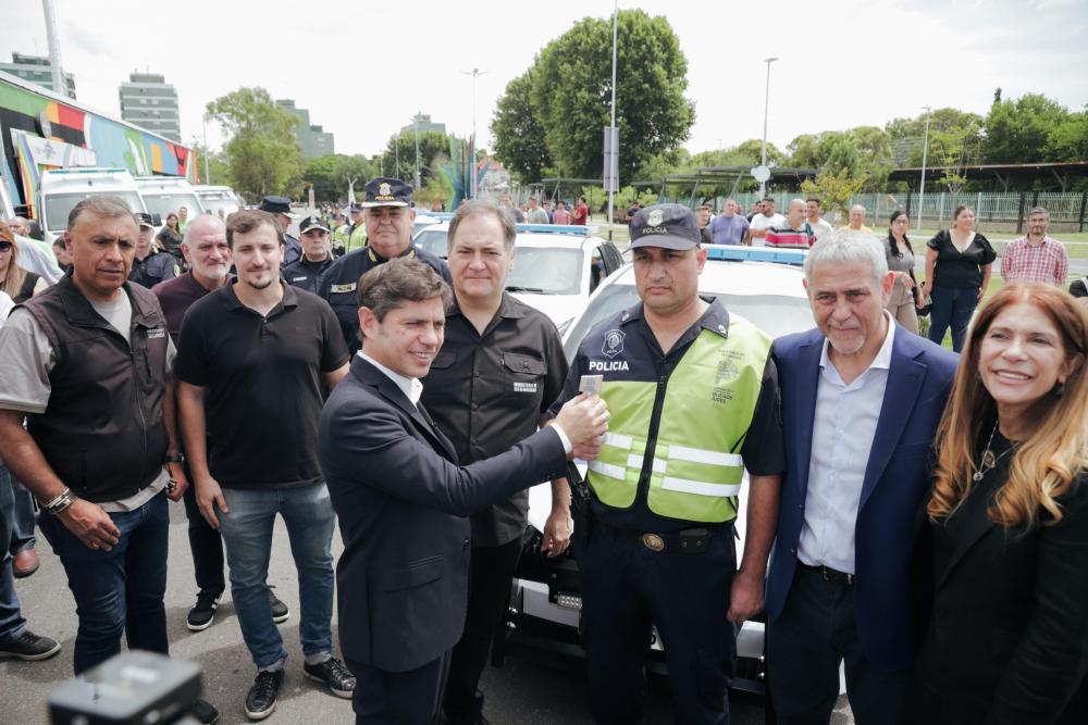 Kicillof entregó 30 nuevos patrulleros para fortalecer la seguridad
