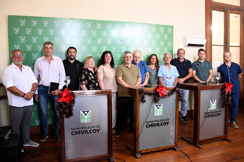 Britos: "Este equipo de gobierno está de pie, está para gestionar y seguir trabajando por los vecinos de Chivilcoy