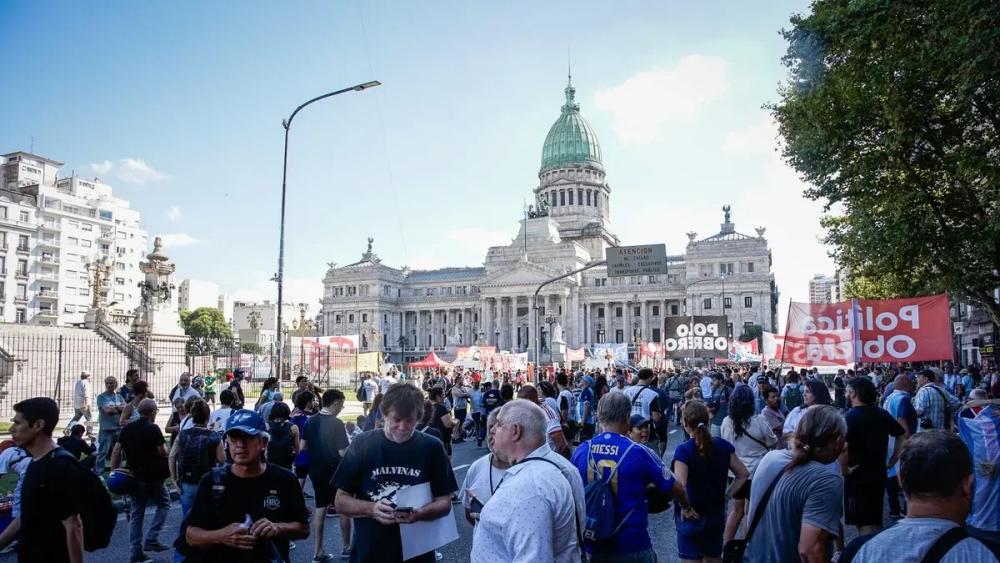 Última pulseada legislativa: el oficialismo busca aprobar la reforma laboral y el régimen penal juvenil